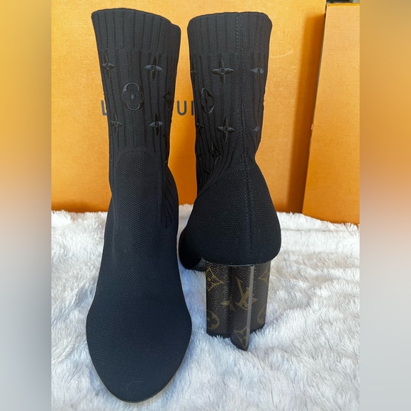 Louis Vuitton Silhouette Ankle Boot. Size 39 (fits size 8) - Picture 2 of 10